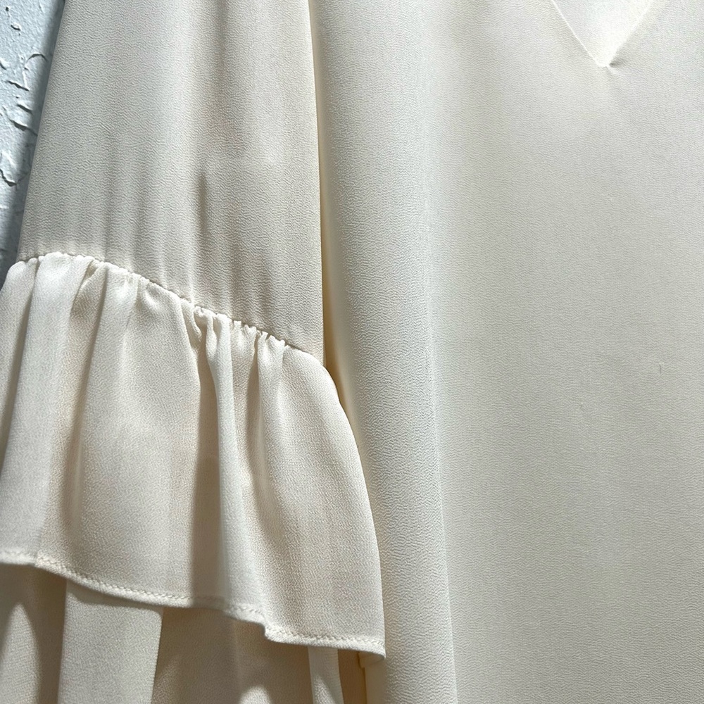 Naked Zebra Cream Ruffled Tie Front Blouse size L, great for work or an event - Picture 3 of 8